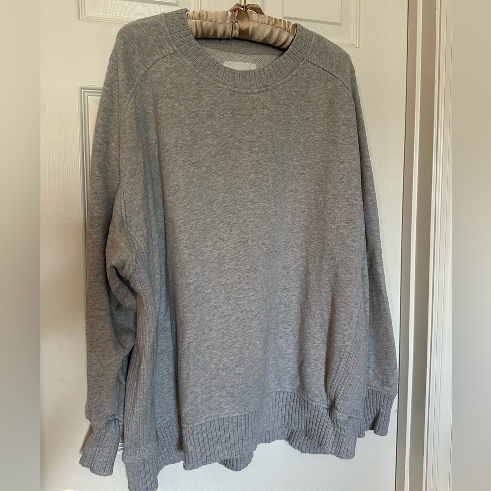 Aerie crewneck sweater/sweatshirt